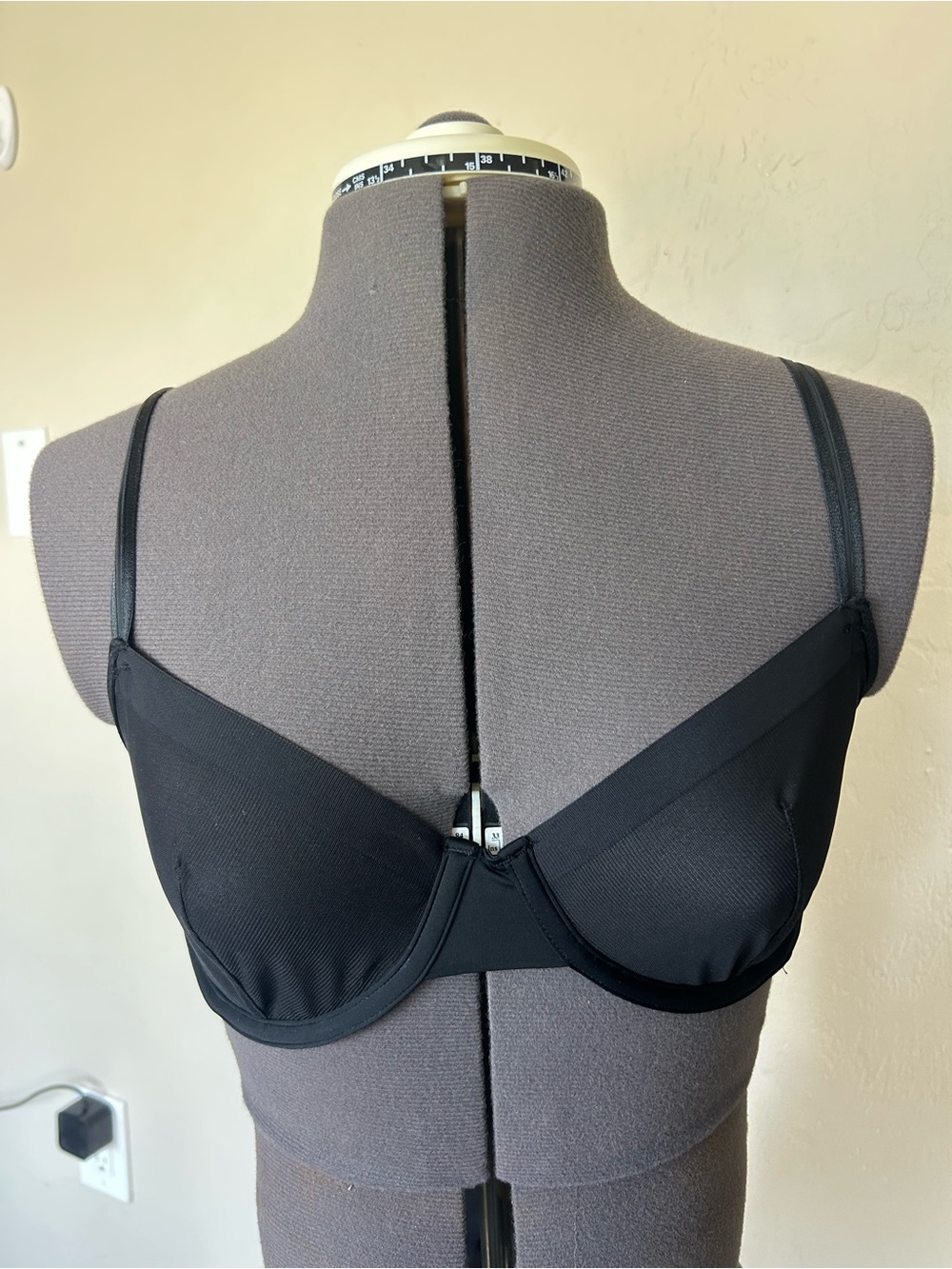 Auden T-Shirt Bra Black 34C Underwired Mesh Hook & Eye Back Closure (1966)